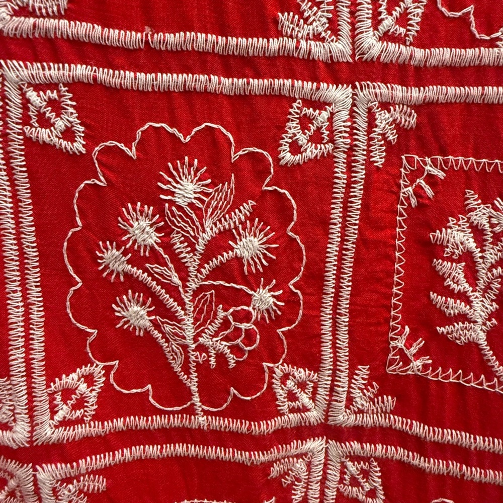 Solitaire Anthropologie Medium Red Embroidered Boho Blouse Scalloped Coquette - Picture 3 of 9